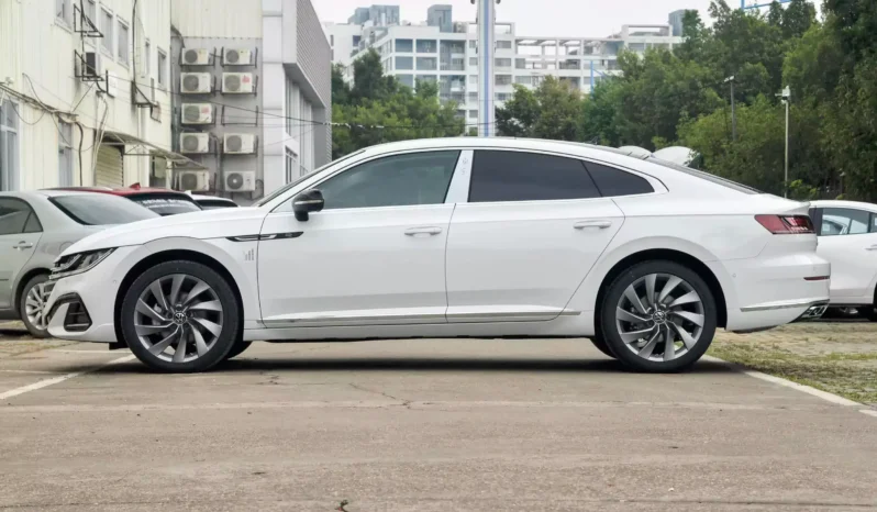 
								Volkswagen Arteon full									