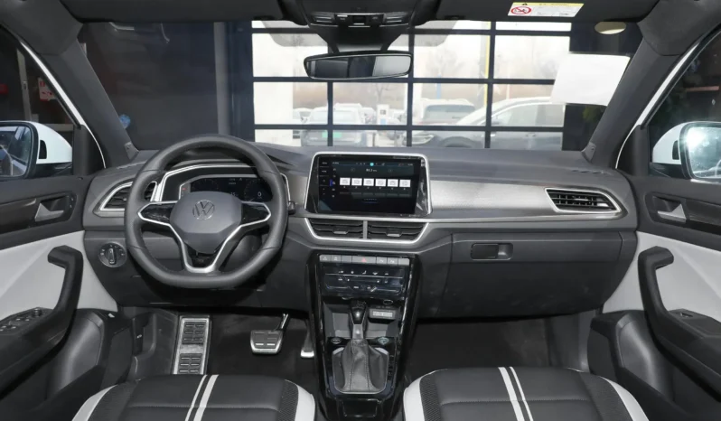 
								Volkswagen T-Roc full									